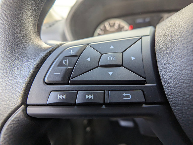 Vehicle image 21 of 25