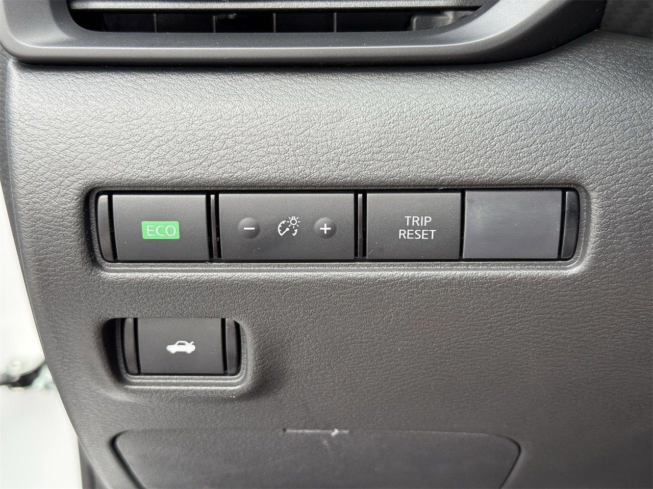 Vehicle image 20 of 36