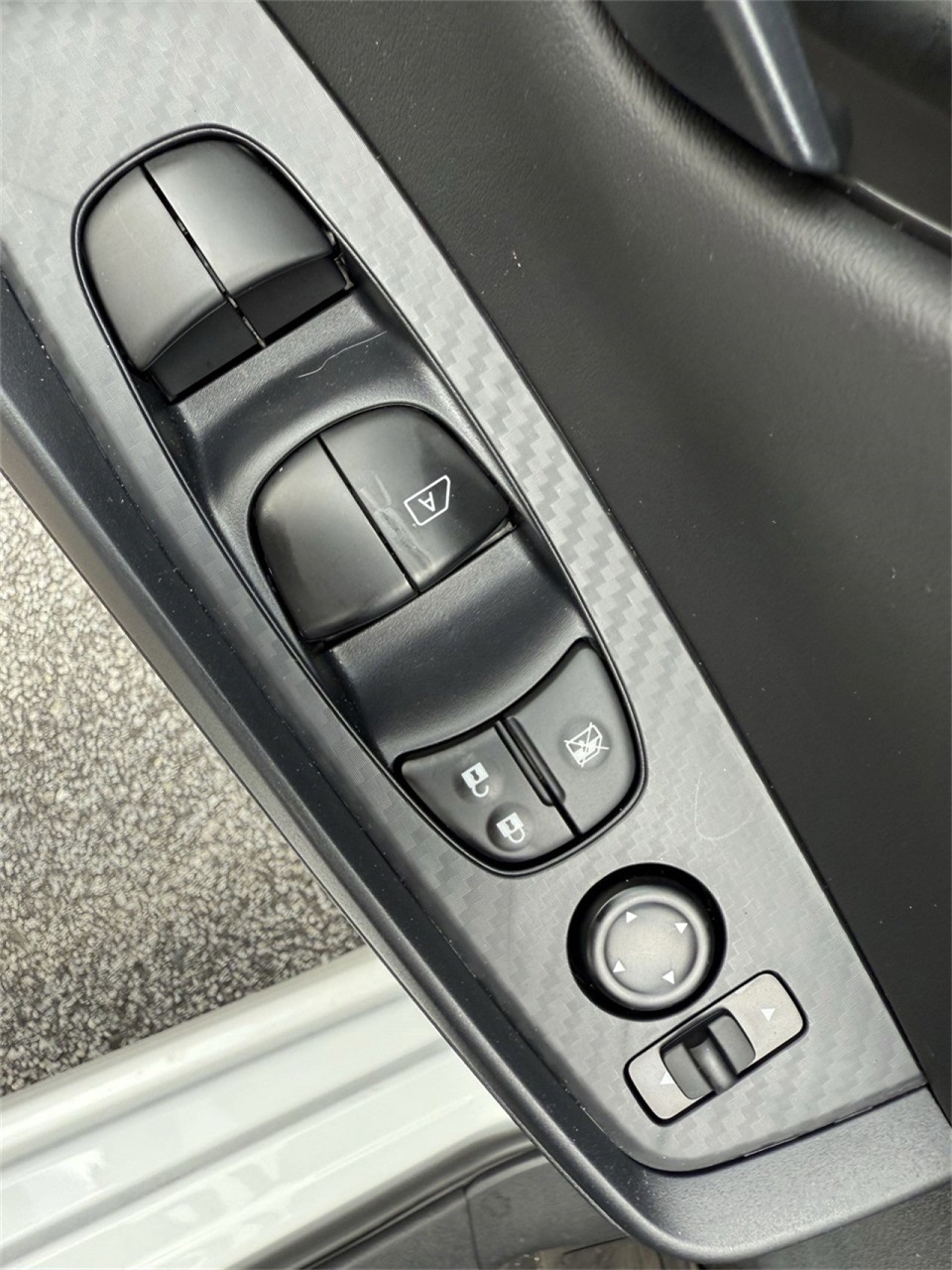 Vehicle image 26 of 36
