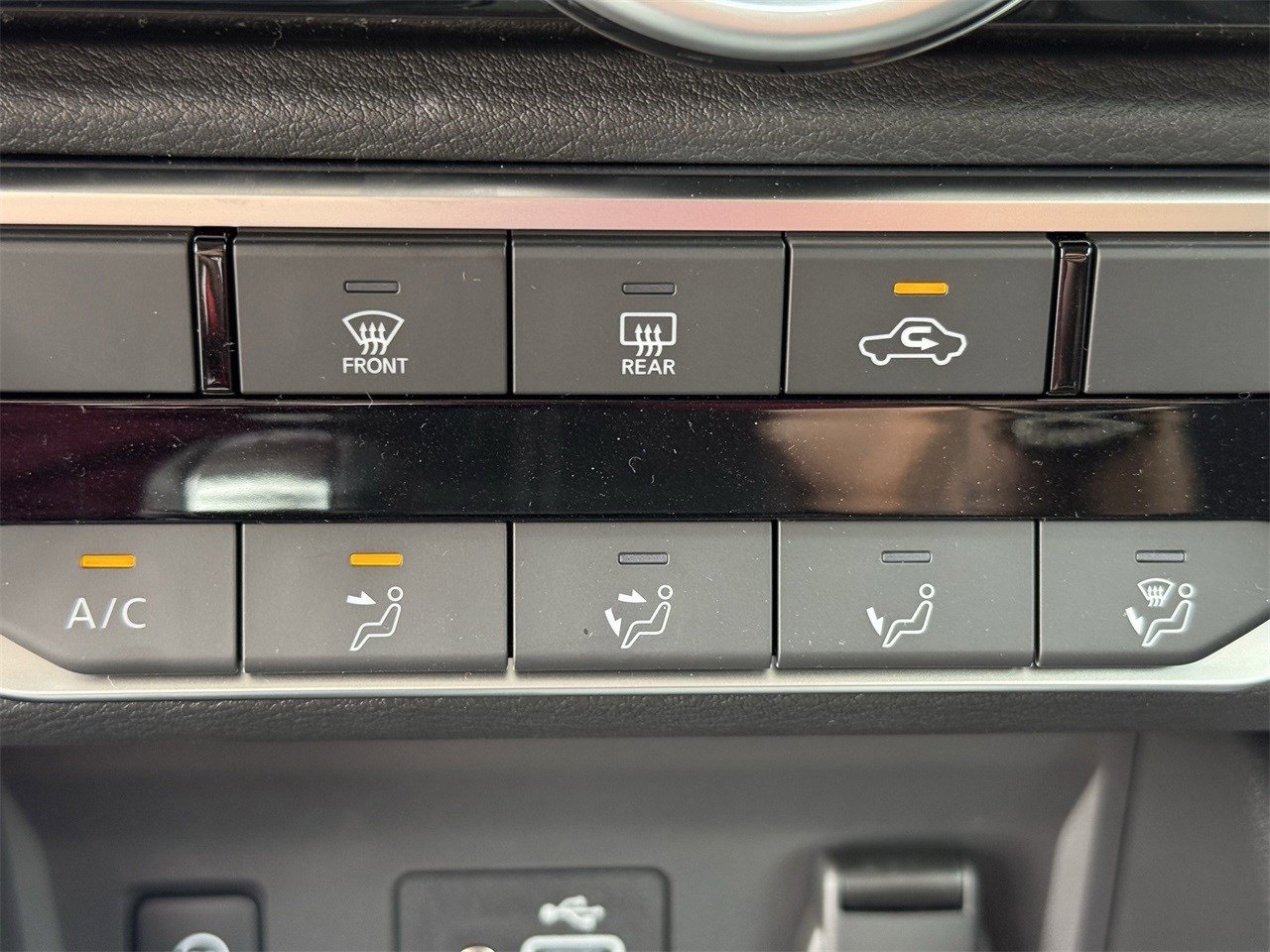 Vehicle image 21 of 36