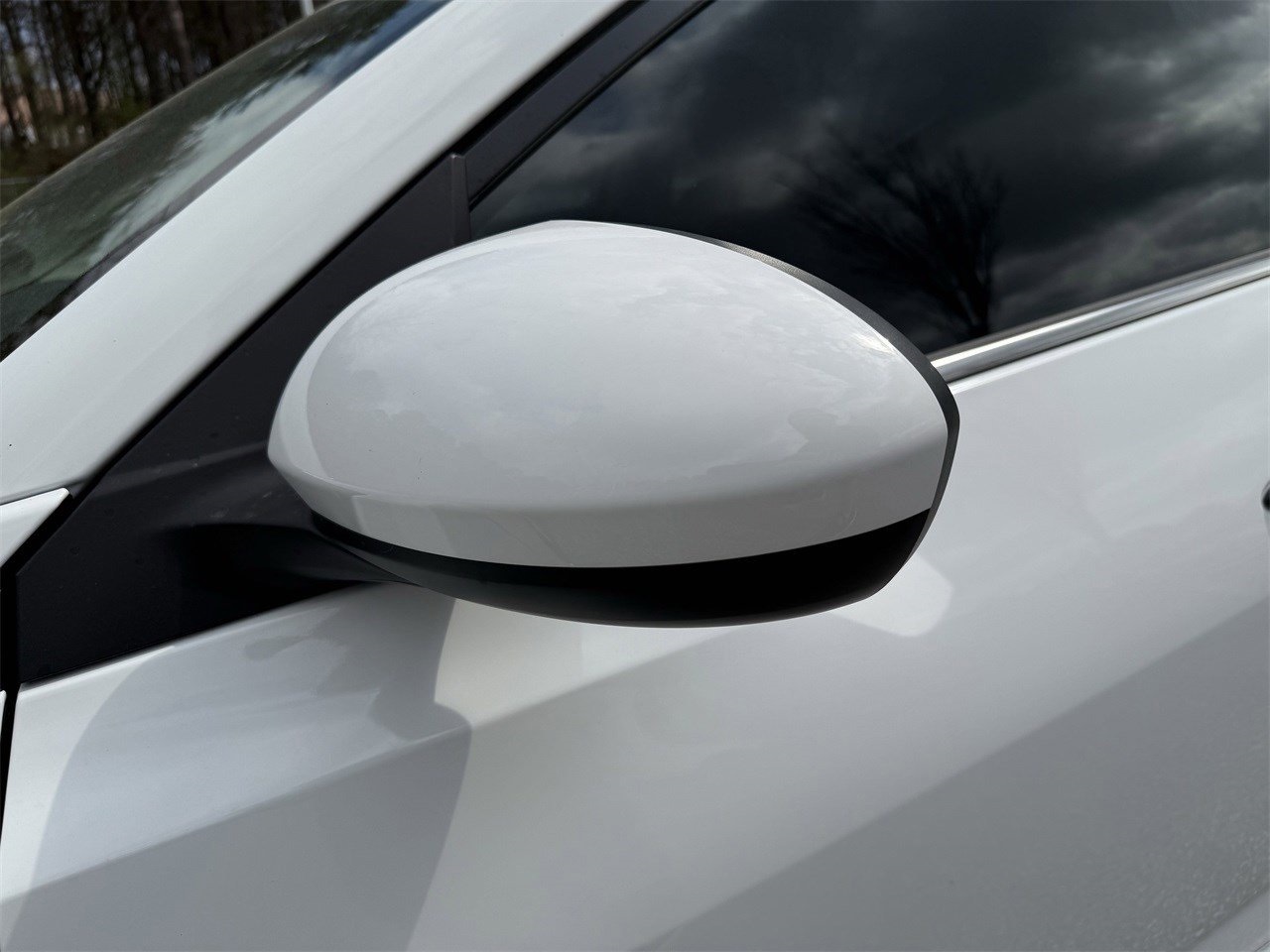 Vehicle image 33 of 36