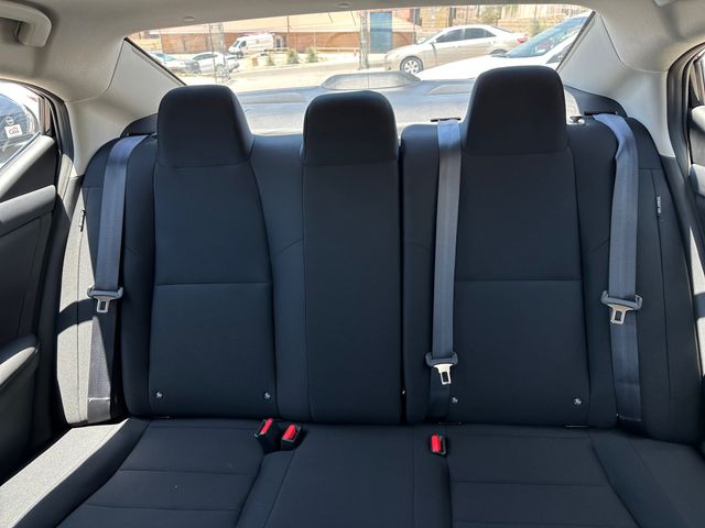 Vehicle image 14 of 20