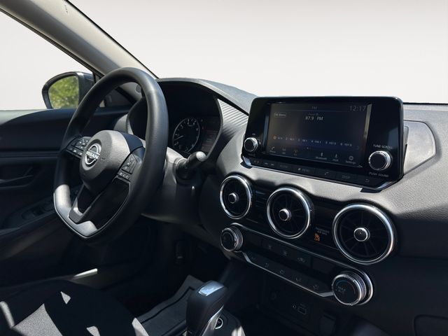 Vehicle image 16 of 20