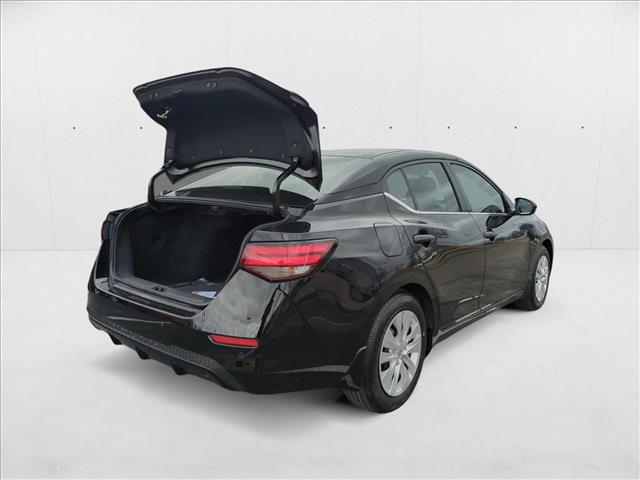 Vehicle image 4 of 20