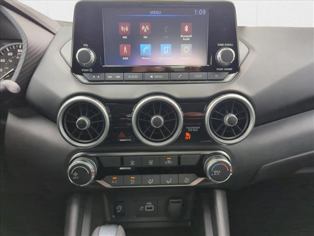 Vehicle image 14 of 20