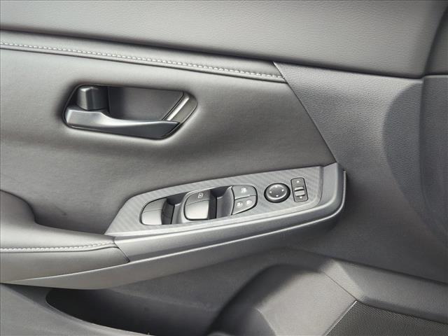 Vehicle image 15 of 20