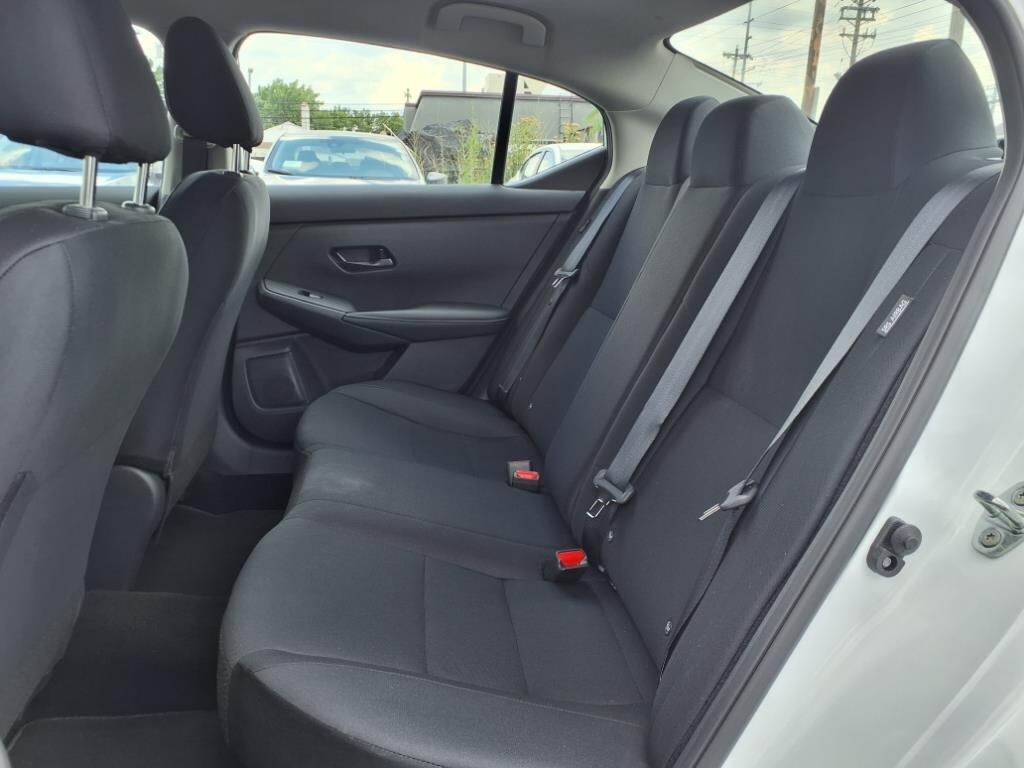Vehicle image 10 of 26