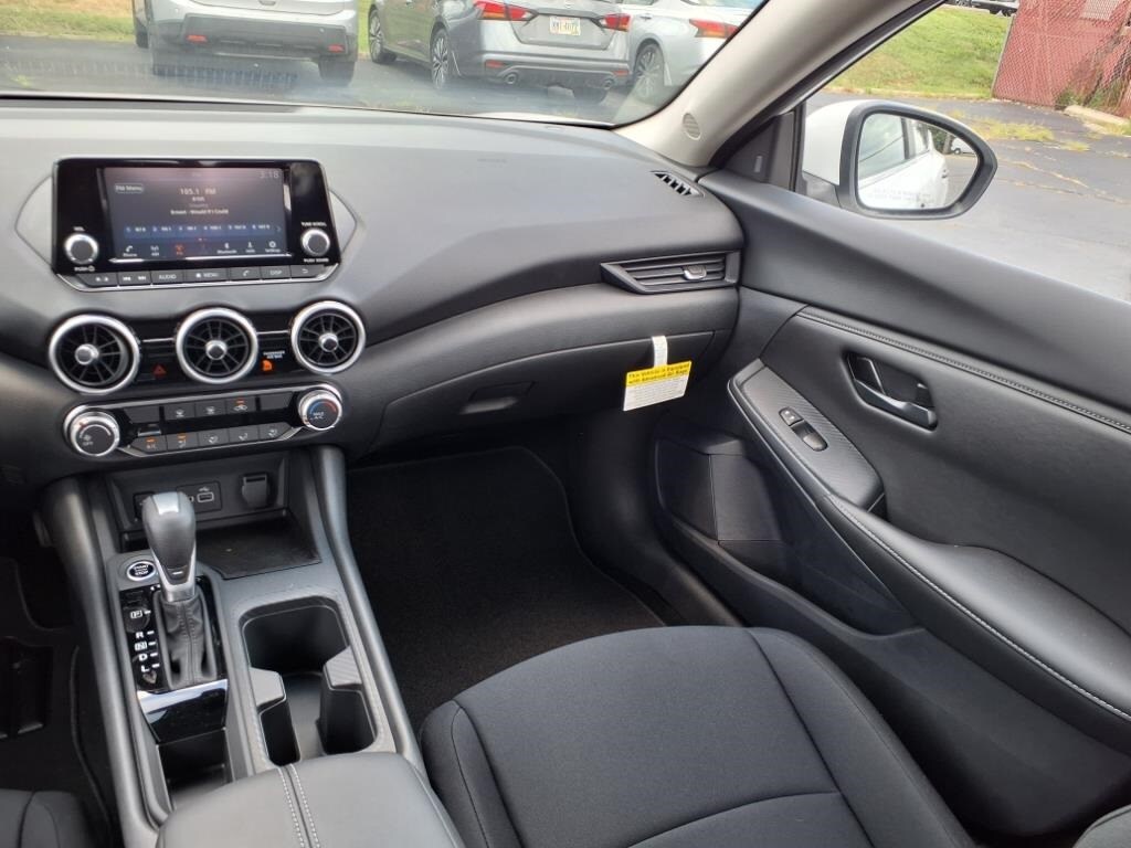 Vehicle image 14 of 26