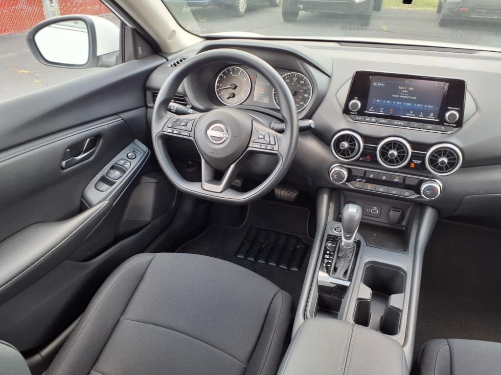 Vehicle image 13 of 26
