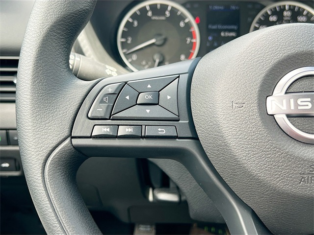 Vehicle image 19 of 33