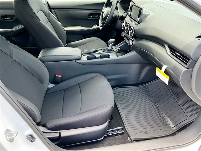 Vehicle image 13 of 33