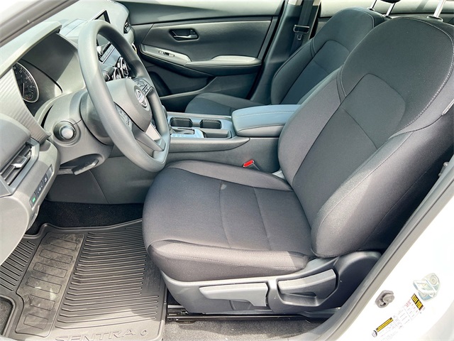 Vehicle image 14 of 33
