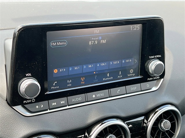 Vehicle image 23 of 33