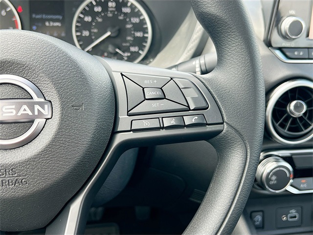 Vehicle image 18 of 33