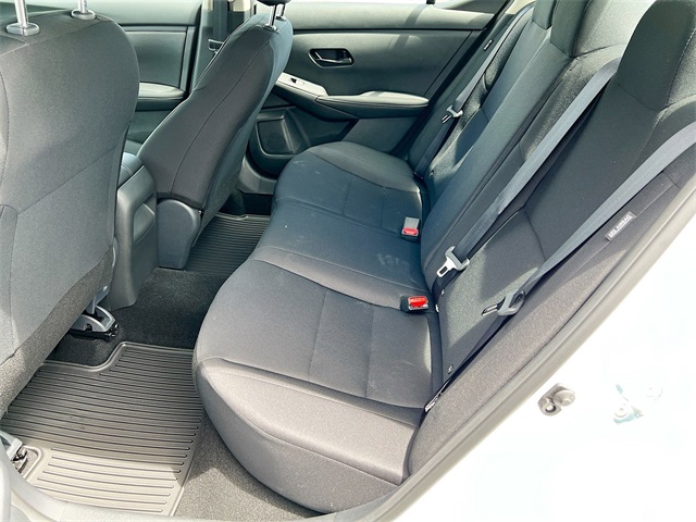 Vehicle image 12 of 33