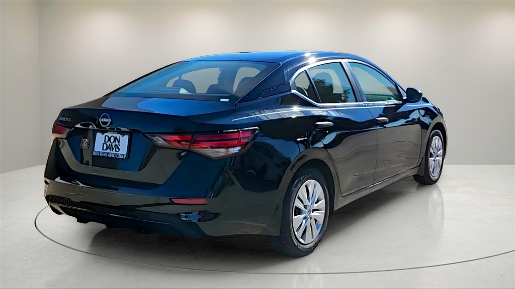 Vehicle image 4 of 38
