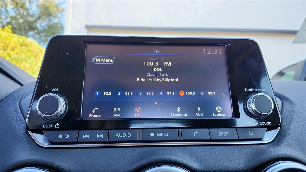 Vehicle image 19 of 38
