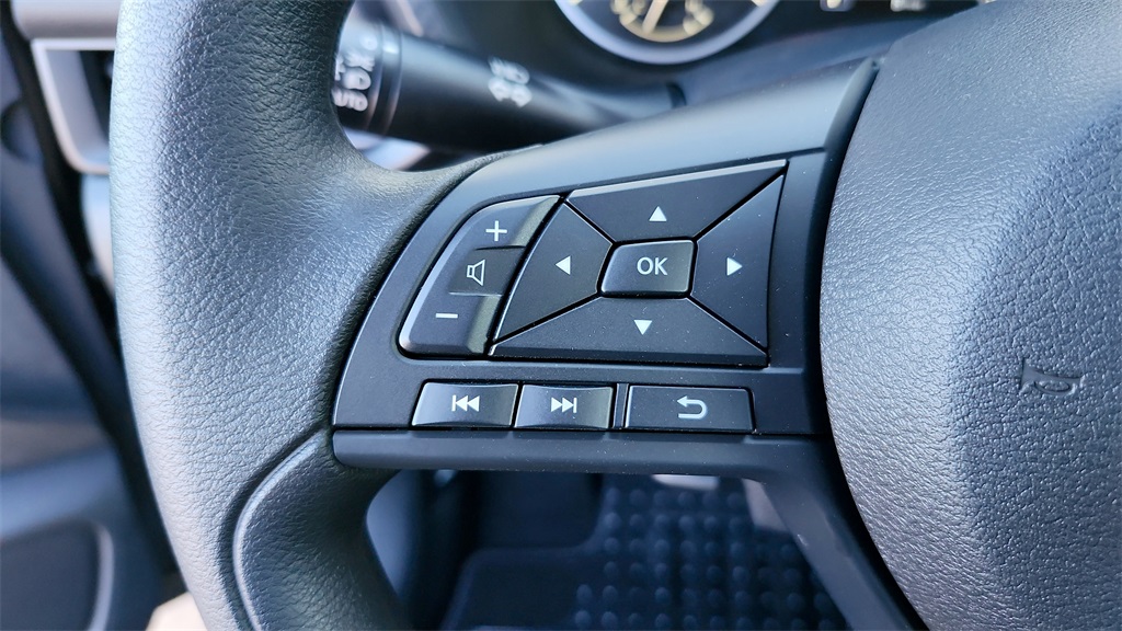Vehicle image 24 of 38