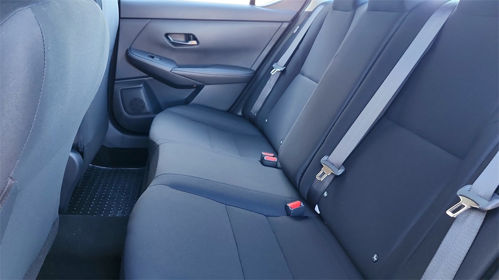 Vehicle image 26 of 38
