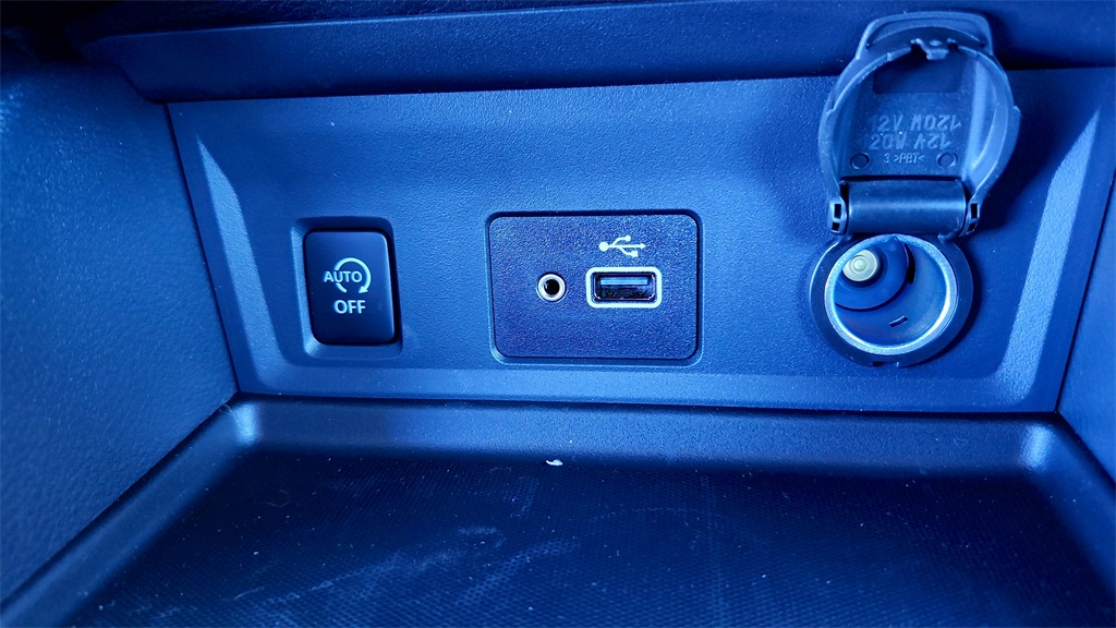 Vehicle image 16 of 38
