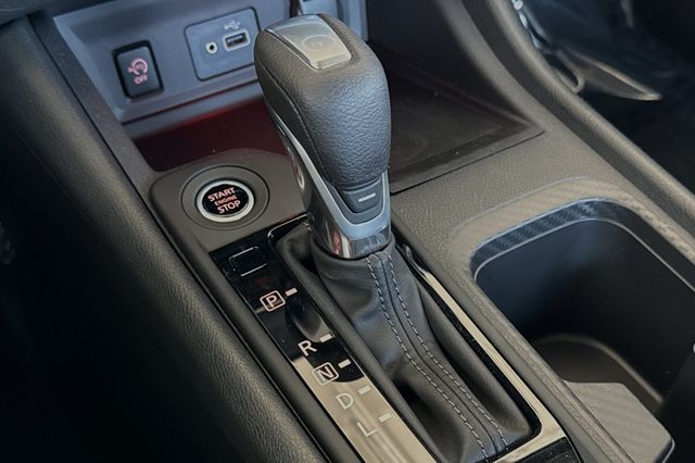 Vehicle image 12 of 17