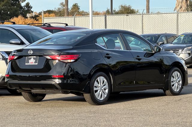 Vehicle image 5 of 17