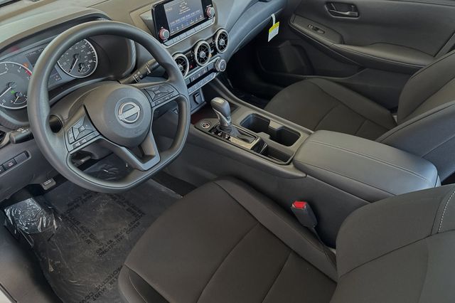 Vehicle image 9 of 17