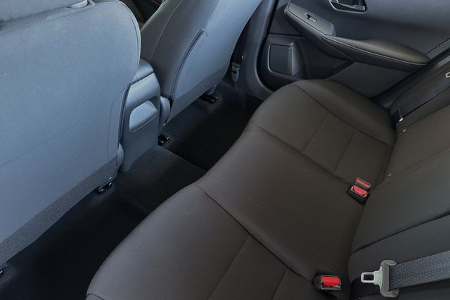 Vehicle image 6 of 17
