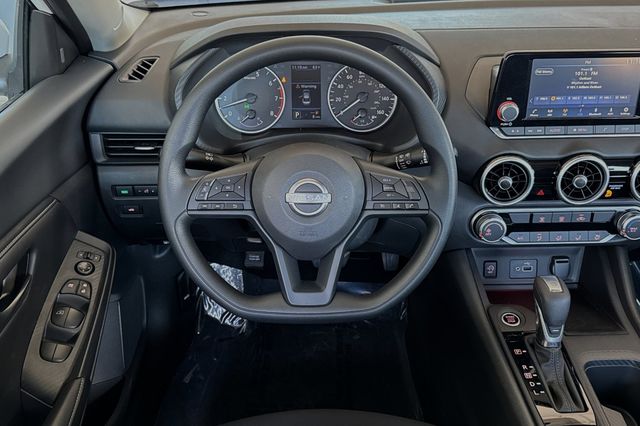 Vehicle image 8 of 17
