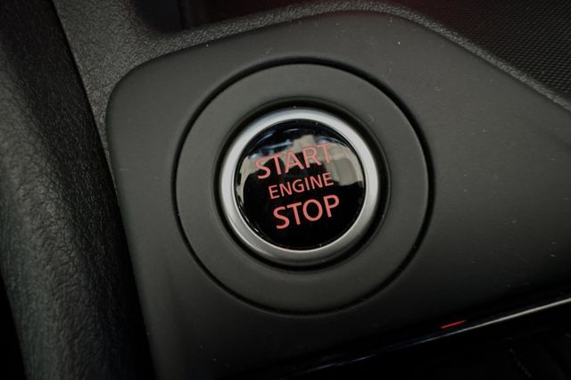 Vehicle image 15 of 17