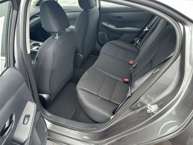 Vehicle image 16 of 35