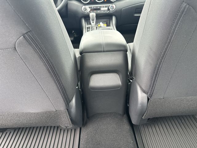 Vehicle image 17 of 35