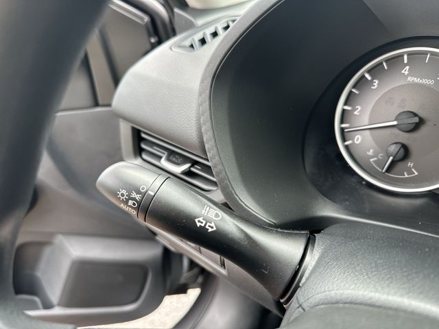 Vehicle image 31 of 35