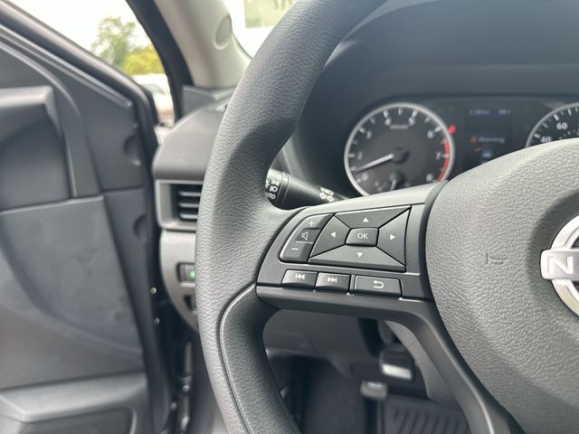 Vehicle image 20 of 35
