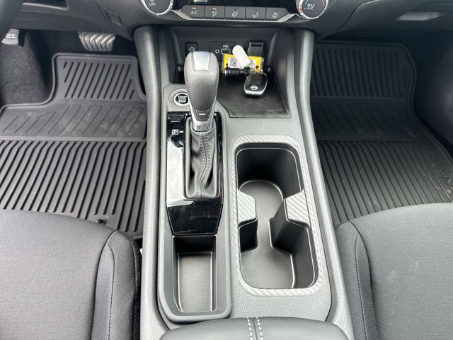 Vehicle image 24 of 35