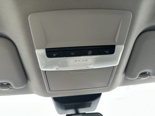 Vehicle image 26 of 35