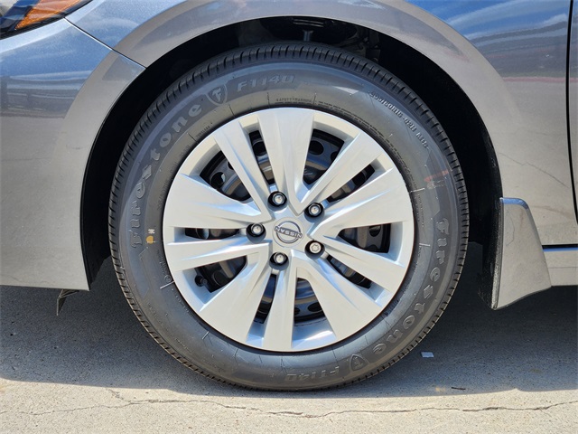 Vehicle image 6 of 22