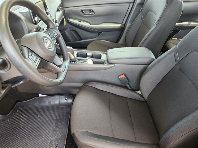 Vehicle image 9 of 22