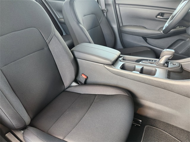 Vehicle image 11 of 22