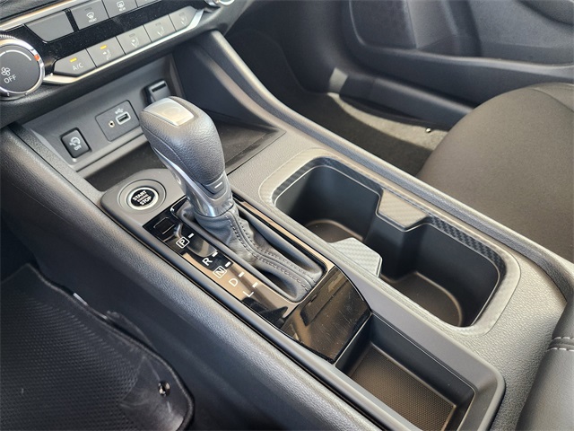 Vehicle image 16 of 22