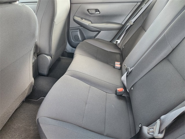 Vehicle image 10 of 22