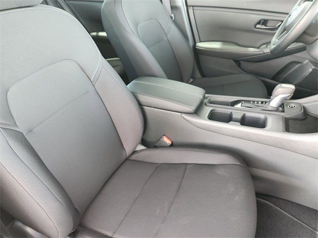 Vehicle image 9 of 22