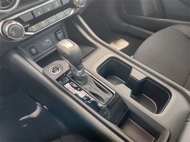 Vehicle image 16 of 22