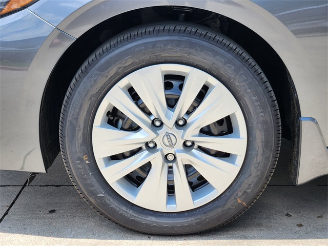 Vehicle image 6 of 22