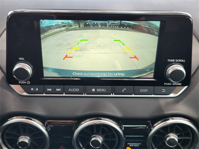 Vehicle image 14 of 22