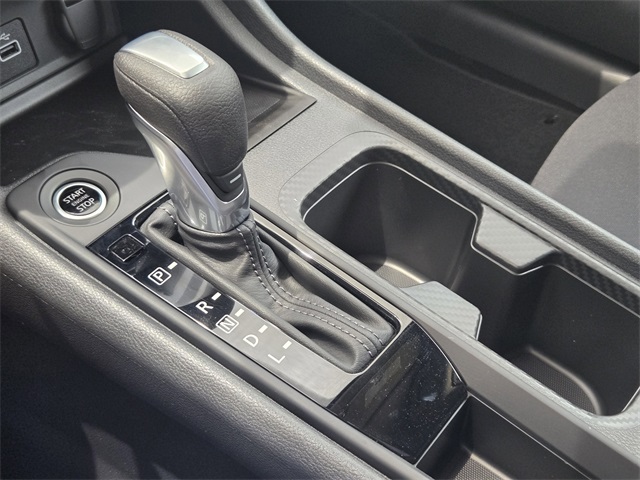Vehicle image 16 of 21