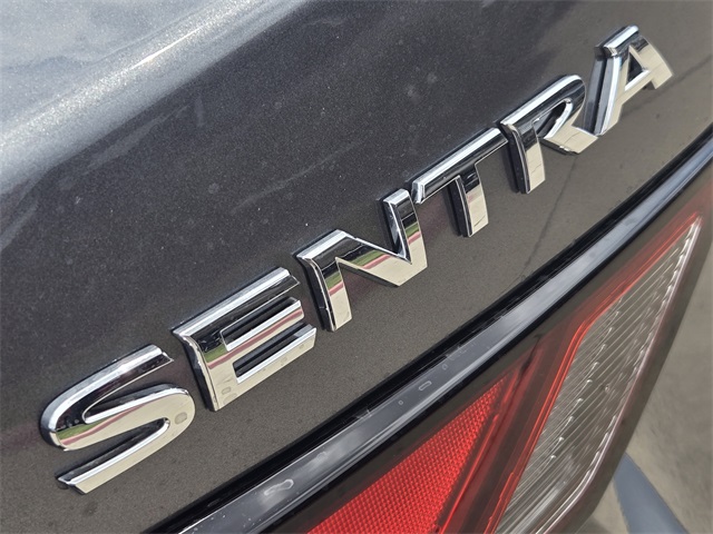 Vehicle image 19 of 21