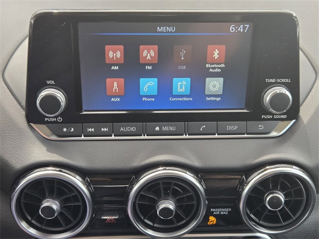 Vehicle image 15 of 21