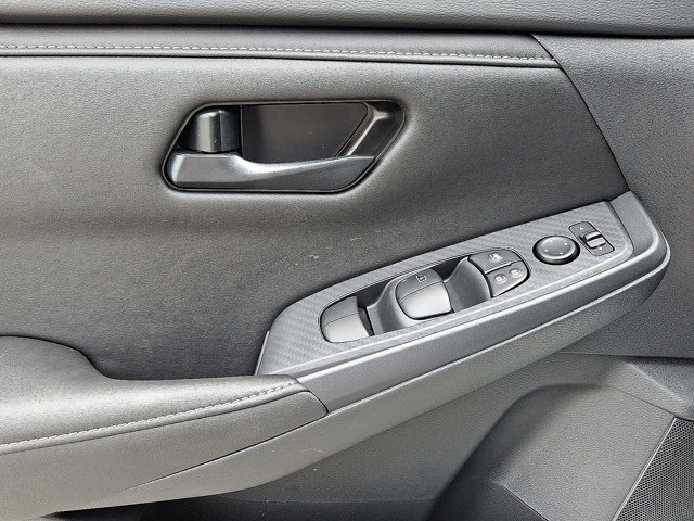 2025 Nissan Sentra S Image 12 of 17