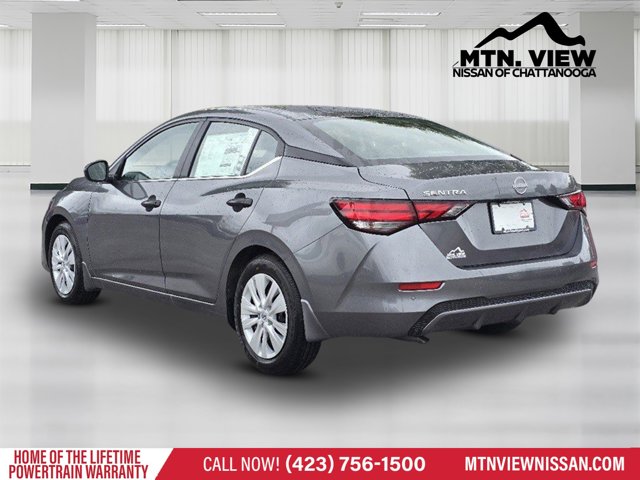 Vehicle image 4 of 17